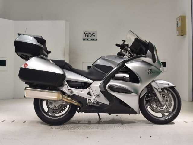 Honda ST1300 PAN EUROPEAN 2004