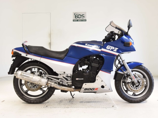 Kawasaki GPZ900R
