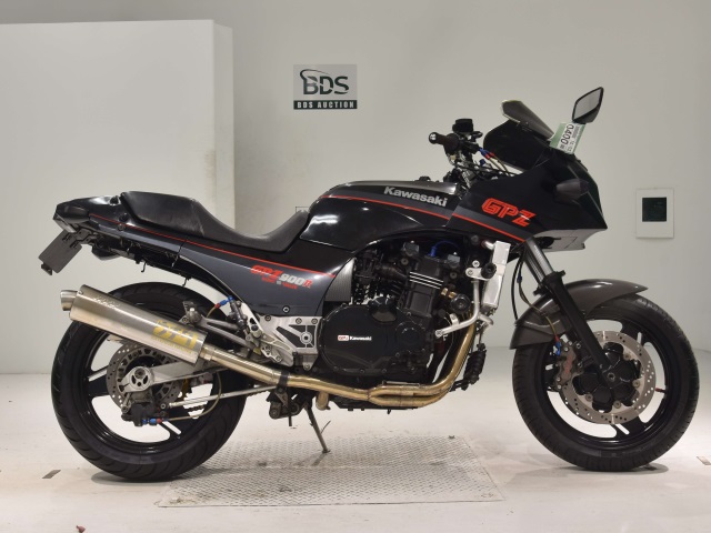 Kawasaki GPZ900R 1988