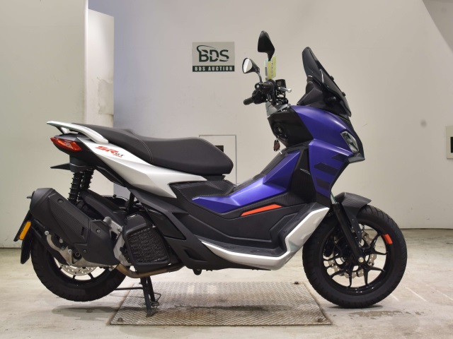 Aprilia SR GT200 2022