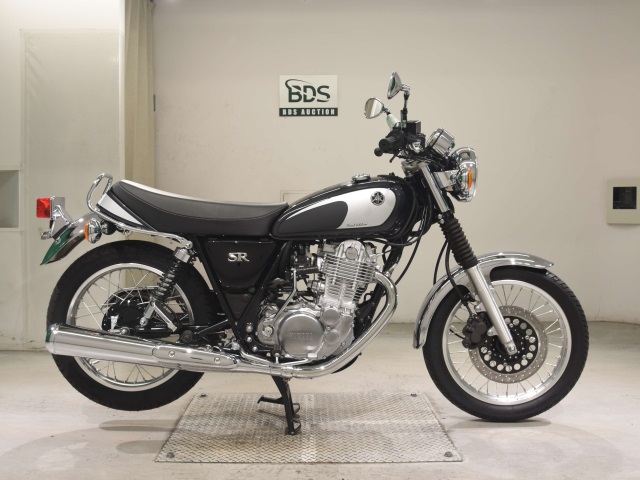 Yamaha SR400 2021