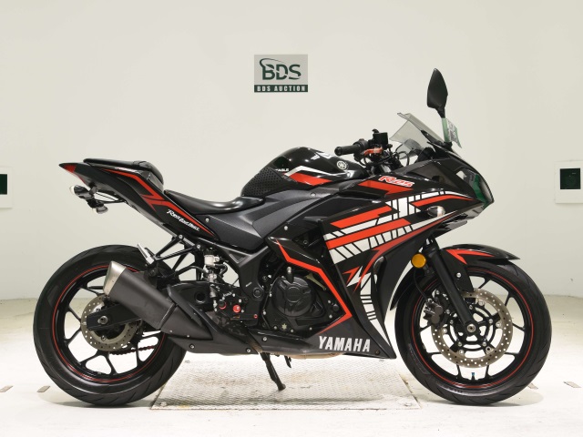 Yamaha YZF-R25 2015