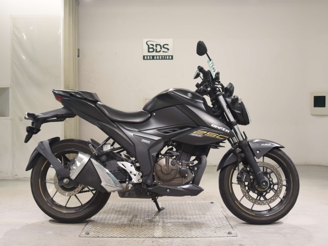 Suzuki GIXXER250