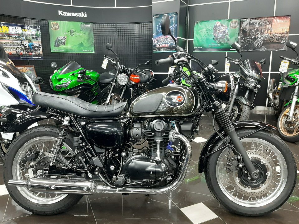 Kawasaki W800 2022