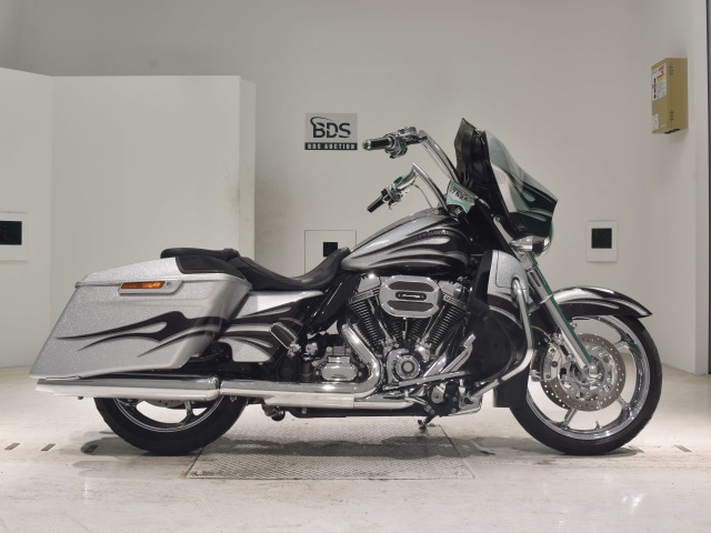 HD STREET GLIDE FLHXSE1800 2015