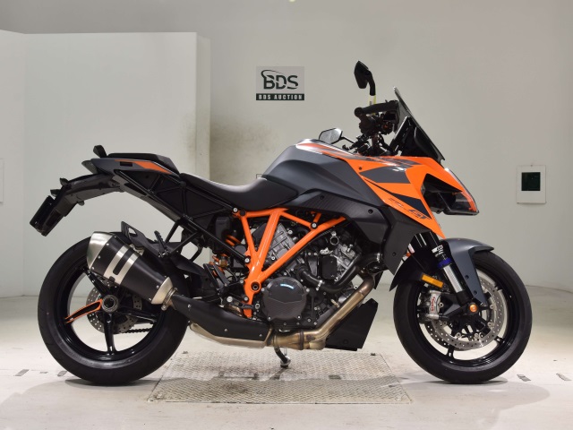 KTM 1290 SUPERDUKE GT 2024