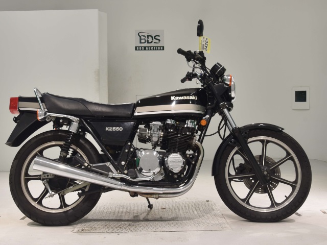 Kawasaki Z550 2023
