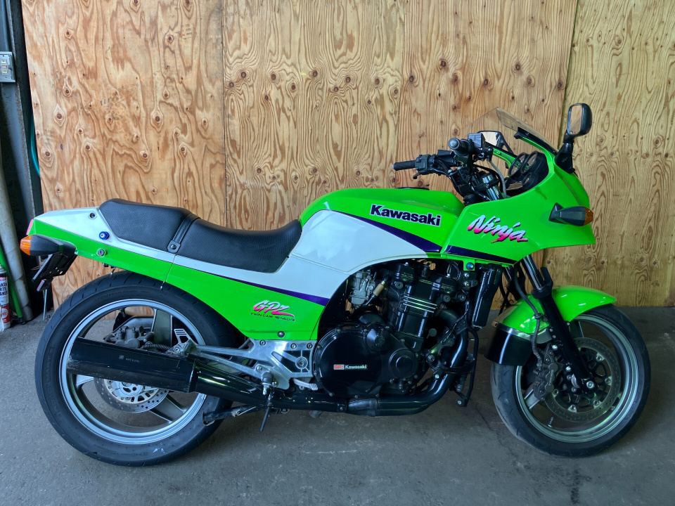Kawasaki GPZ900R 2002