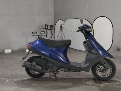 Suzuki ADDRESS V100