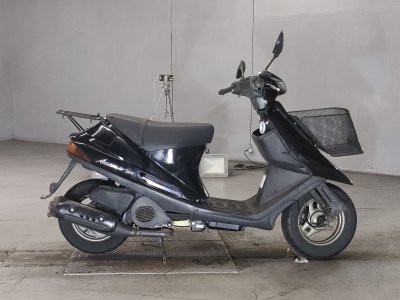 Suzuki ADDRESS V100