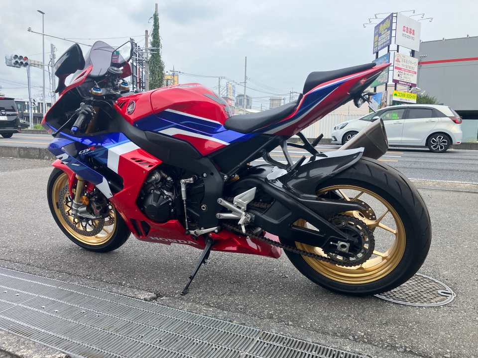 Honda CBR1000RR-R FB SP 2024