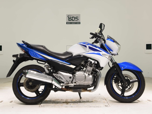 Suzuki GSR250