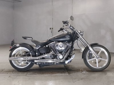 HD ROCKER C FXCWC1580 2011