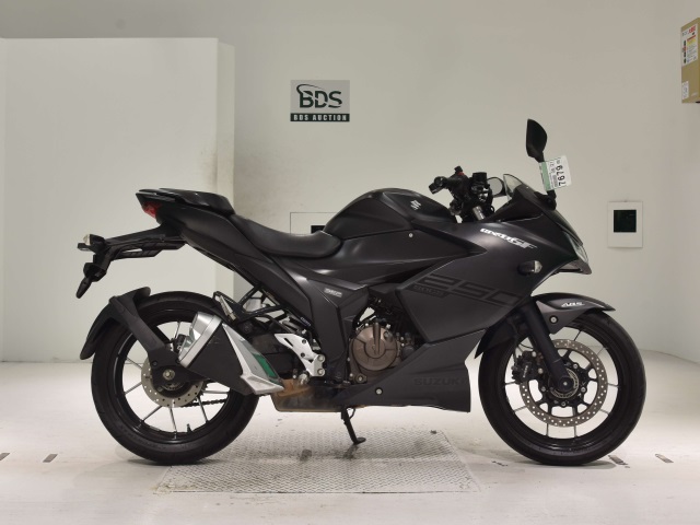 Suzuki GIXXER250SF