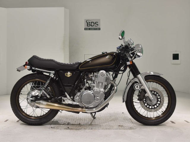 Yamaha SR400 2021