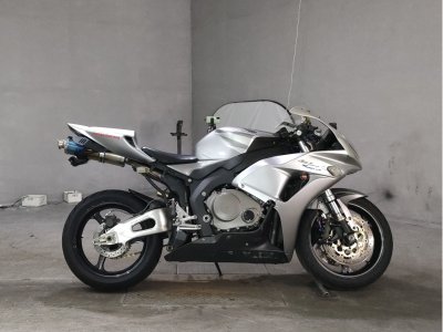Honda CBR1000RR 2005