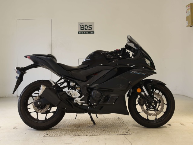 Yamaha YZF-R25 2023