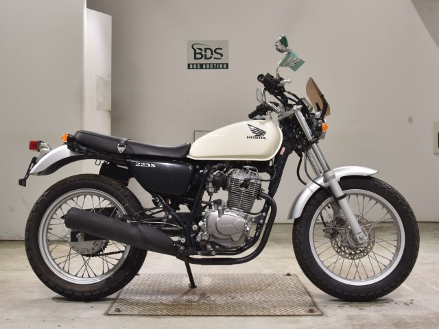 Honda CB223S 2008