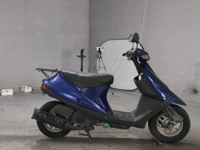 Suzuki ADDRESS V100