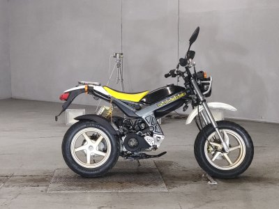 Suzuki STREET MAGIC