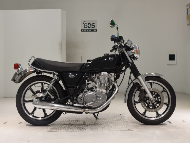 Yamaha SR400 2018