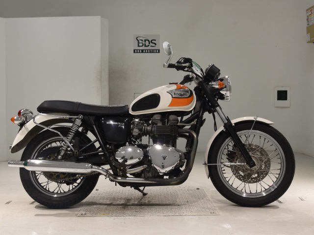 Triumph BONNEVILLE T100 2005