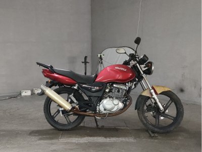 Suzuki EN125 2015
