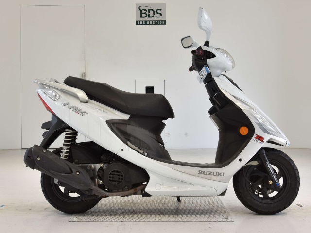 Suzuki GSR125 2010