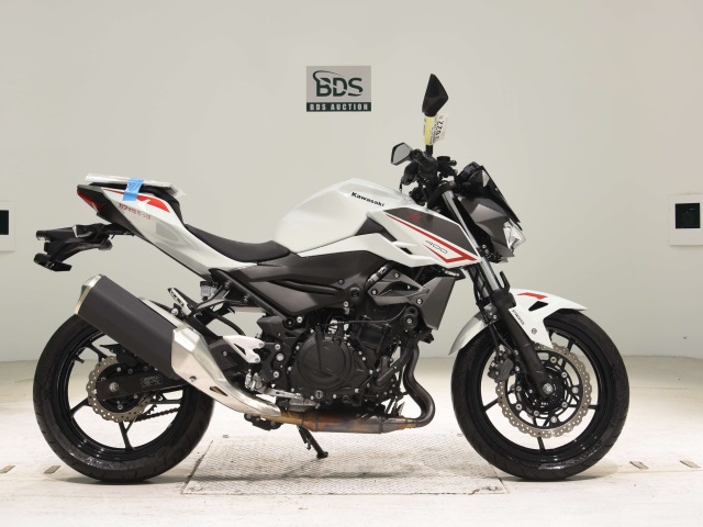 Kawasaki Z400 2022
