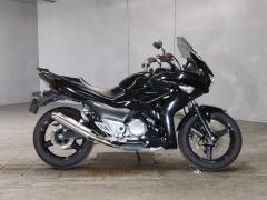 Suzuki GSR250F