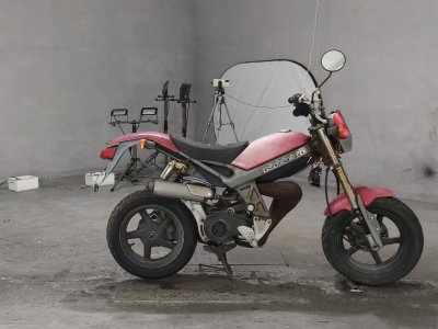 Suzuki STREET MAGIC