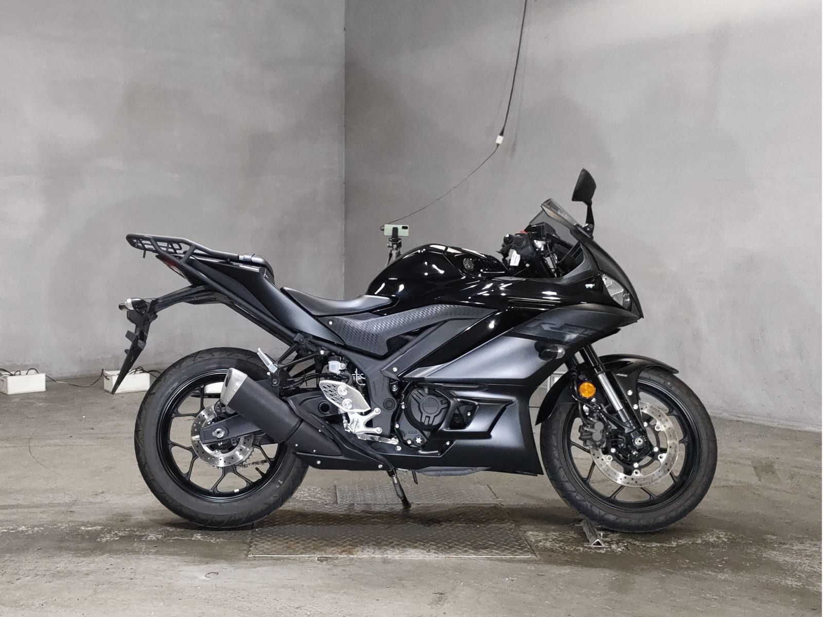 Yamaha YZF-R25 2021