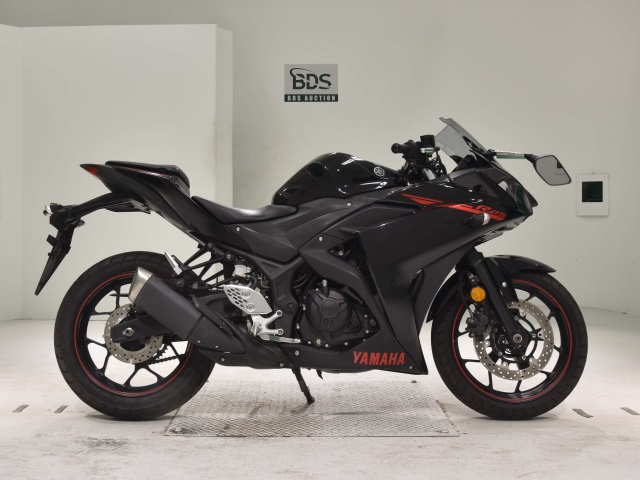 Yamaha YZF-R25A 2015