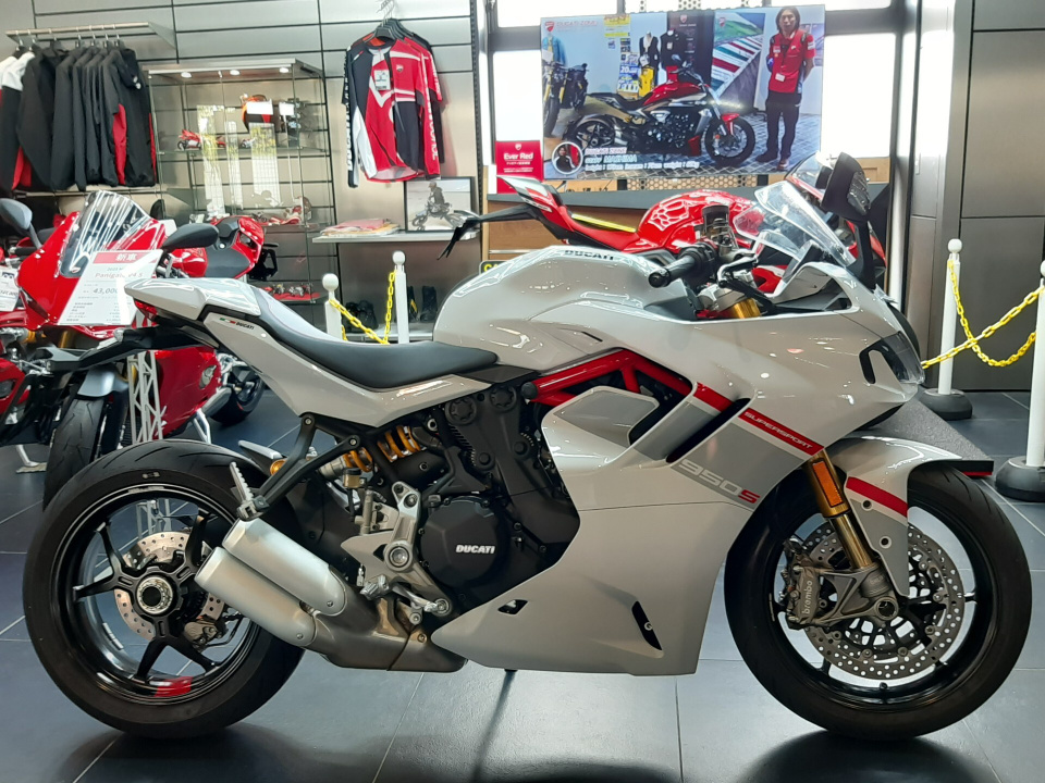 Ducati SUPERSPORT 950S 2025