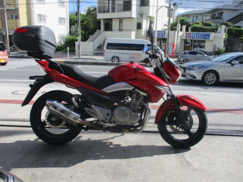 Suzuki GSR250