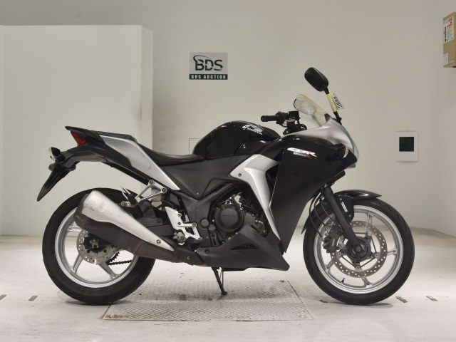 Honda CBR250RA 2011