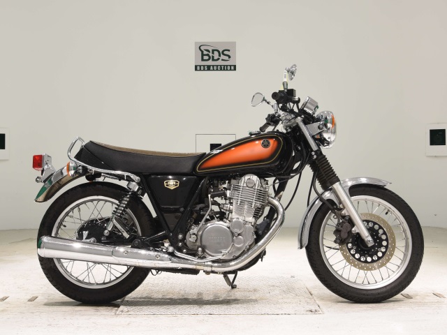 Yamaha SR400 2022