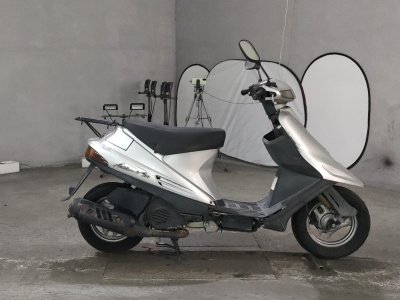Suzuki ADDRESS V100