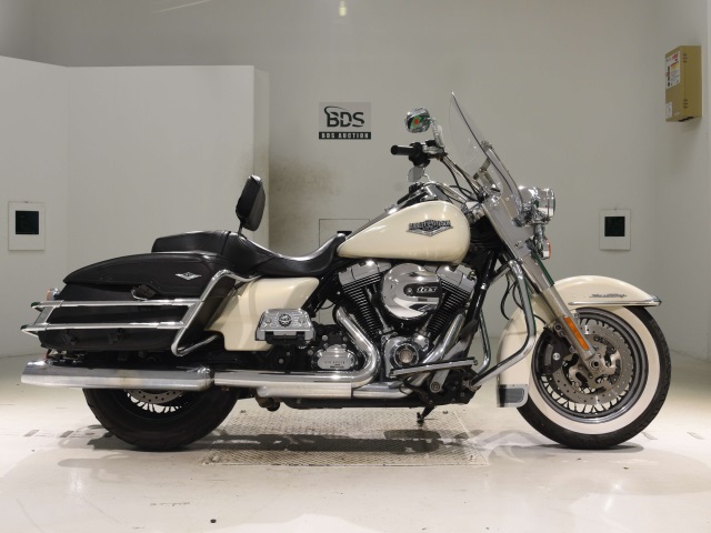 HD ROAD KING FLHRC1690 2015