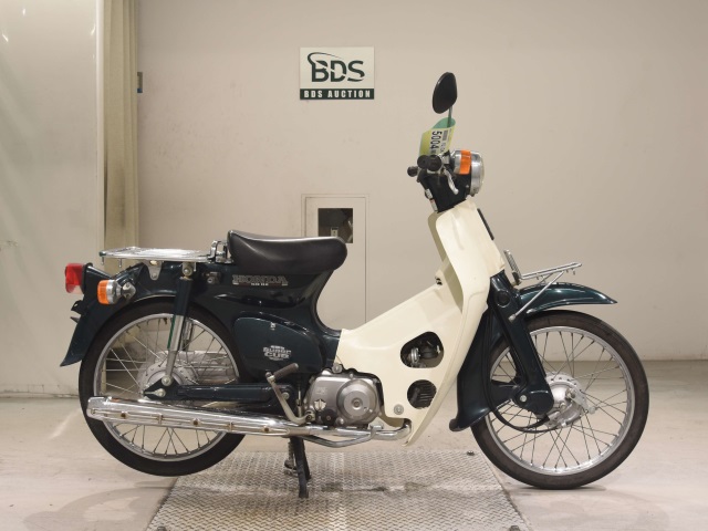 Honda C50 2000