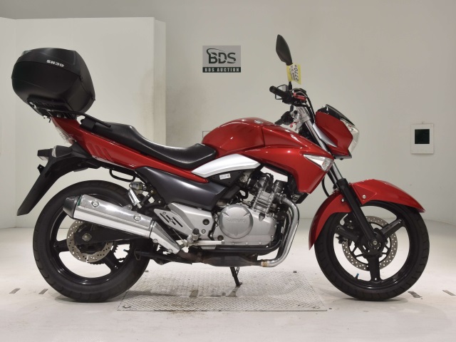 Suzuki GSR250