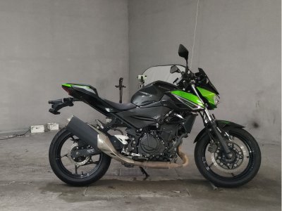 Kawasaki Z400 2022