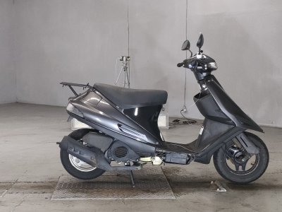 Suzuki ADDRESS V100