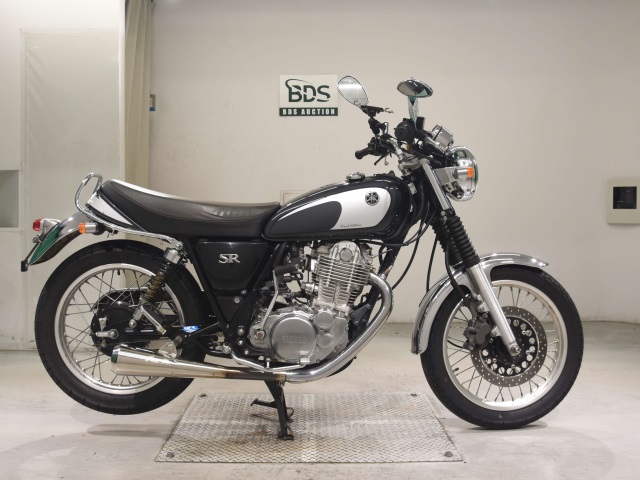 Yamaha SR400 2021
