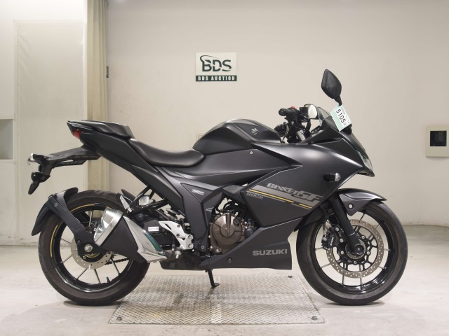 Suzuki GIXXER250SF