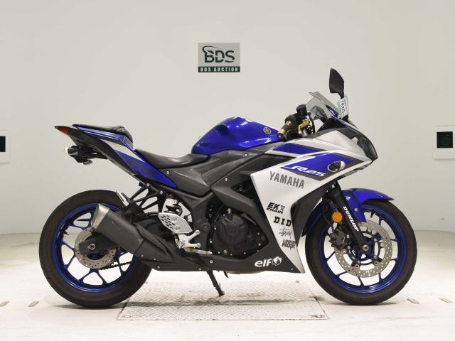 Yamaha YZF-R25 2015