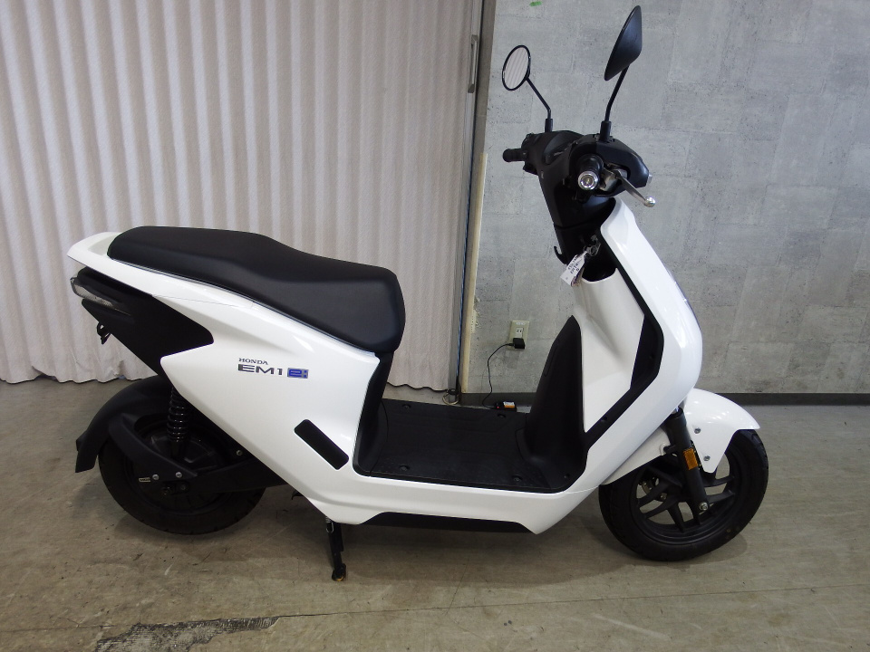 Honda EM1E: 2023