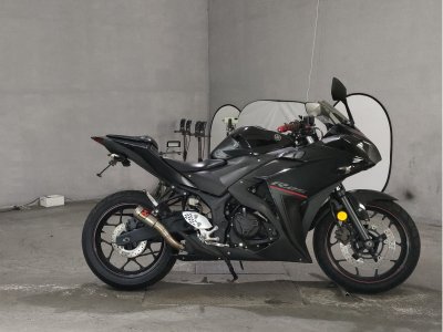 Yamaha YZF-R25 2018