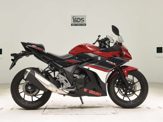 Suzuki GSX250R