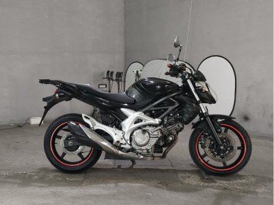Suzuki GLADIUS SFV400